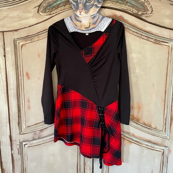 Vintage Christmas Style Lace Up Asymmetrical Red Buffalo Plaid V-Neck Medium - Picture 2 of 13